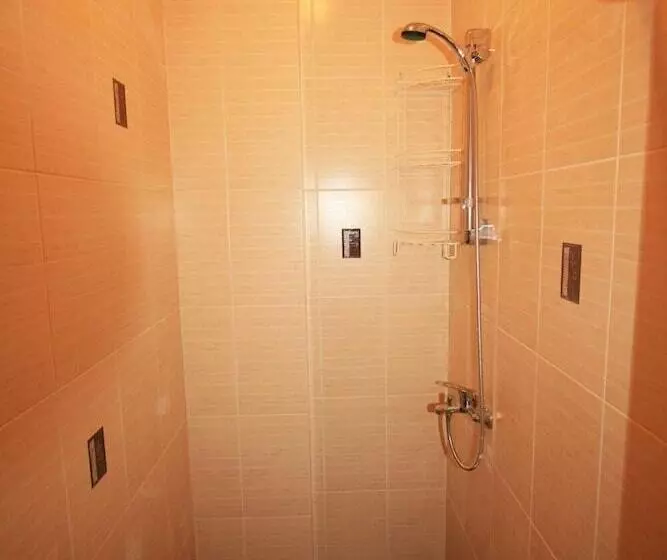 호텔 City Hostel Na Blyukhera 24