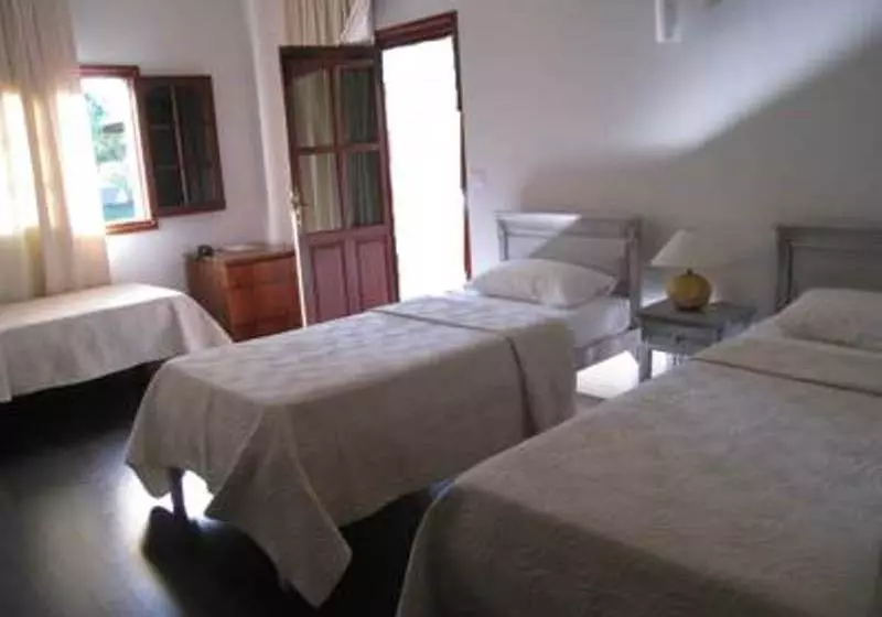 هتل Domaine Des Pierres