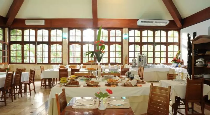 هتل Domaine Des Pierres