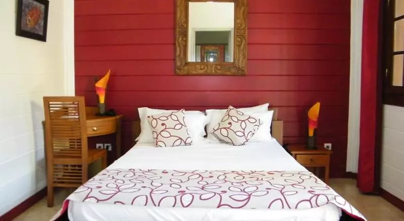 هتل Domaine Des Pierres