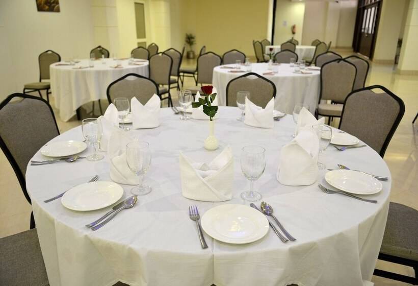 Отель Hive Alwar