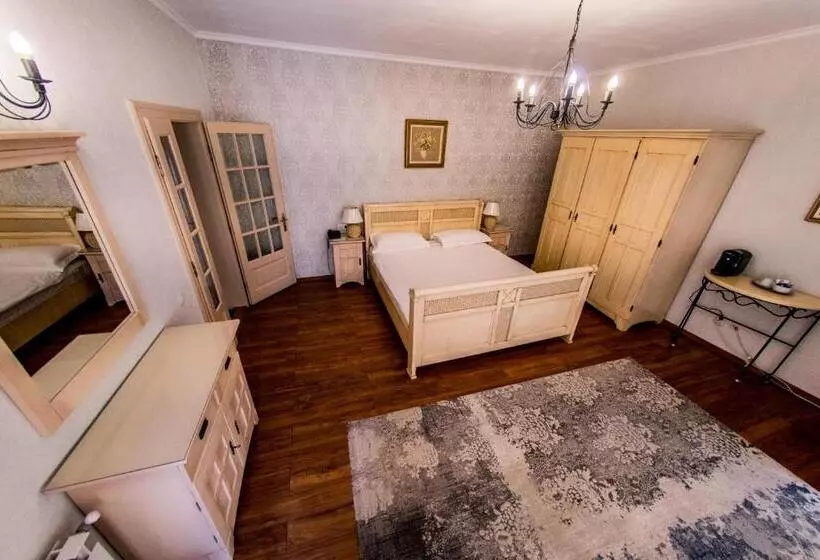 בית מלון כפרי The Elite   Oradea S Legendary