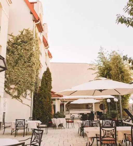 בית מלון כפרי The Elite   Oradea S Legendary