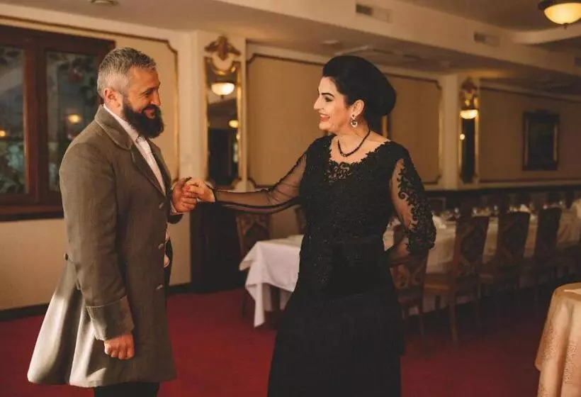 בית מלון כפרי The Elite   Oradea S Legendary