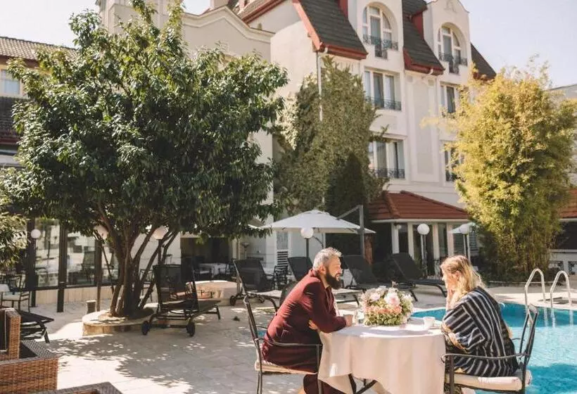 בית מלון כפרי The Elite   Oradea S Legendary