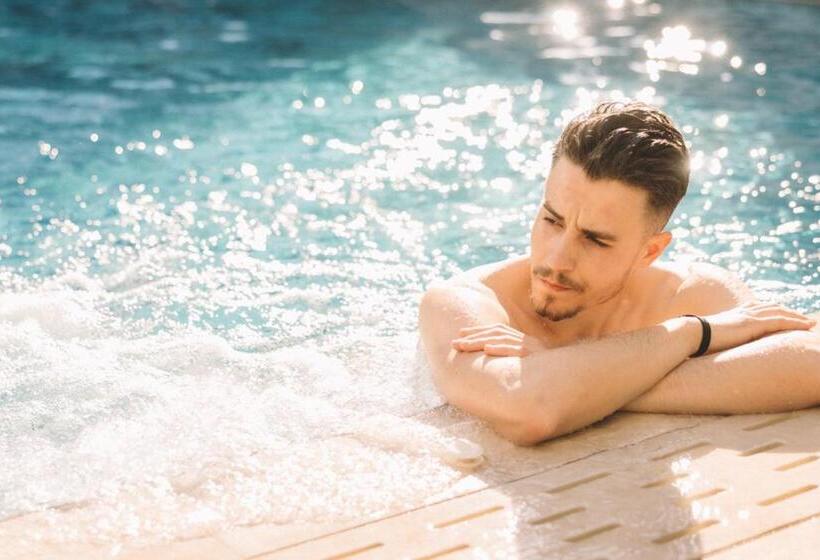 בית מלון כפרי The Elite Oradea S Legendary