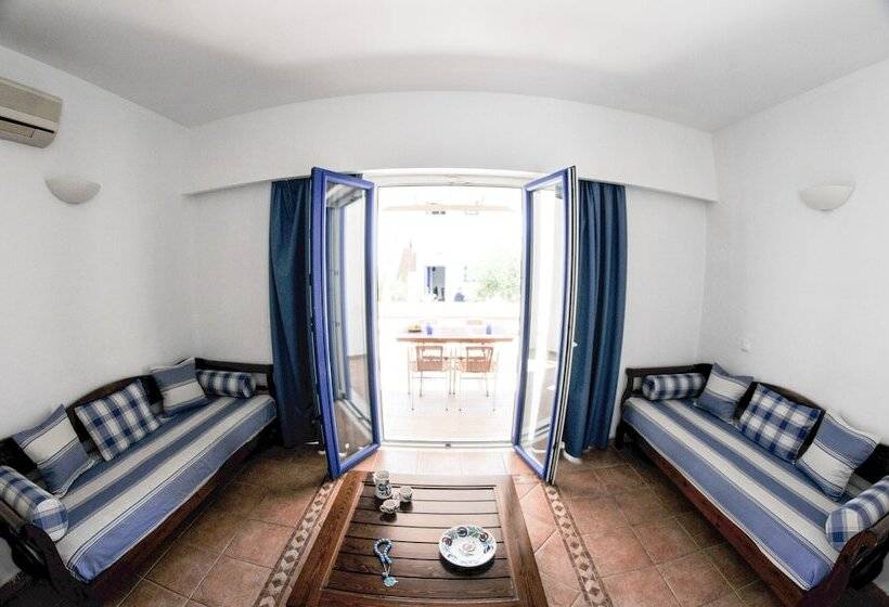 Katikies Studios & Apartments