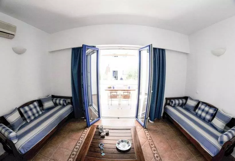 Katikies Studios & Apartments