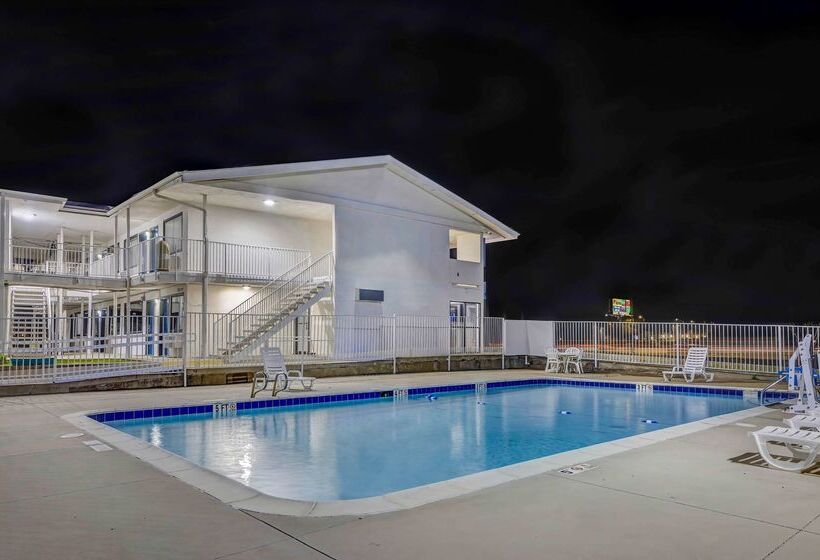 Motel 6 Denton, Tx  Unt