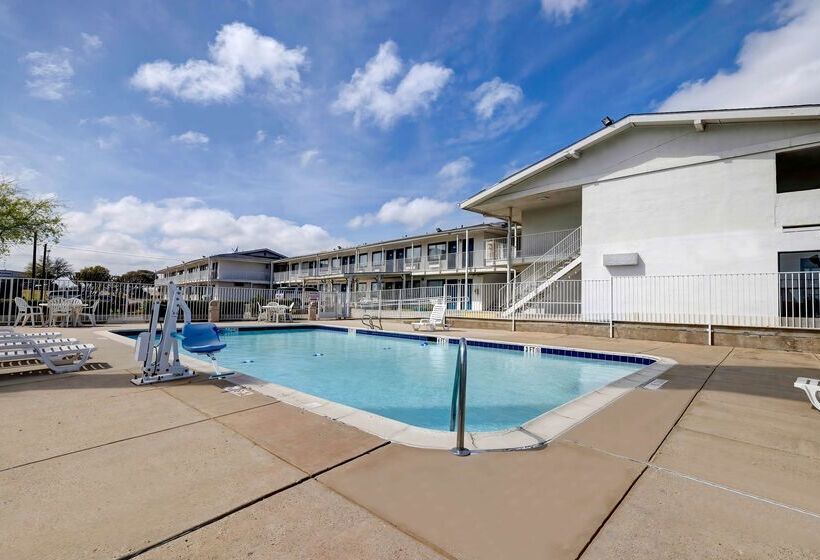 Motel 6 Denton, Tx  Unt