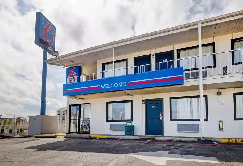 Motel 6 Denton, Tx  Unt