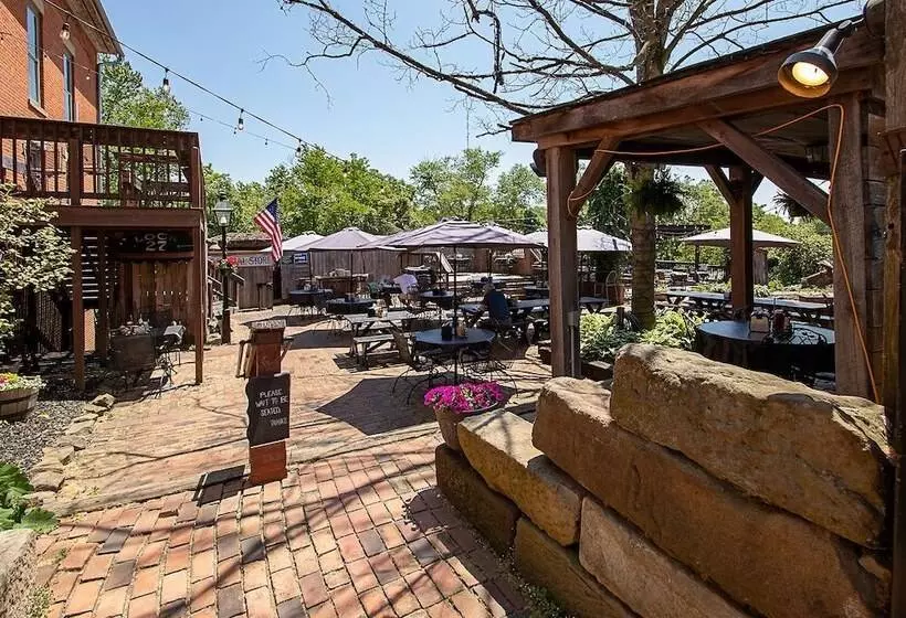 모텔 Country Squire Inn And Suites