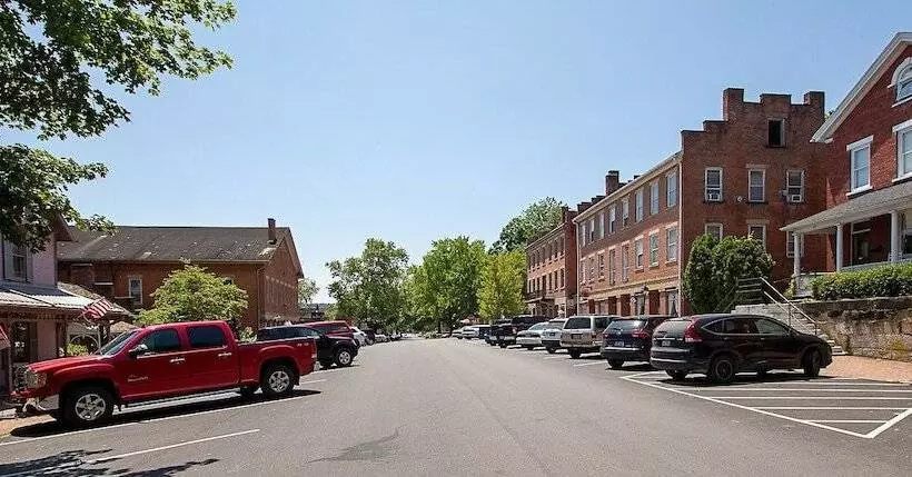 모텔 Country Squire Inn And Suites