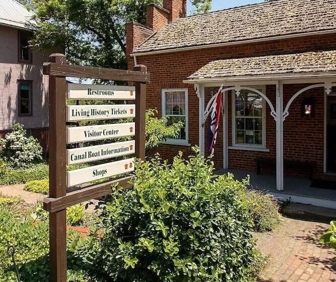 모텔 Country Squire Inn And Suites