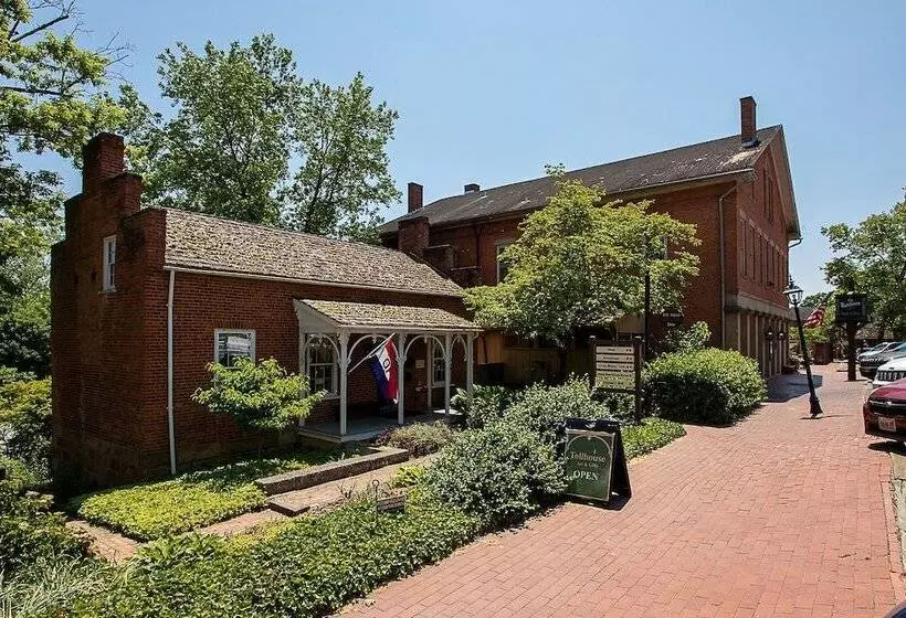 모텔 Country Squire Inn And Suites