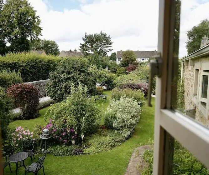 بنسيون Ashfield House