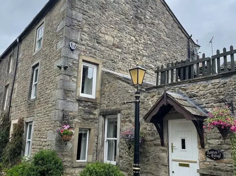 بنسيون Ashfield House