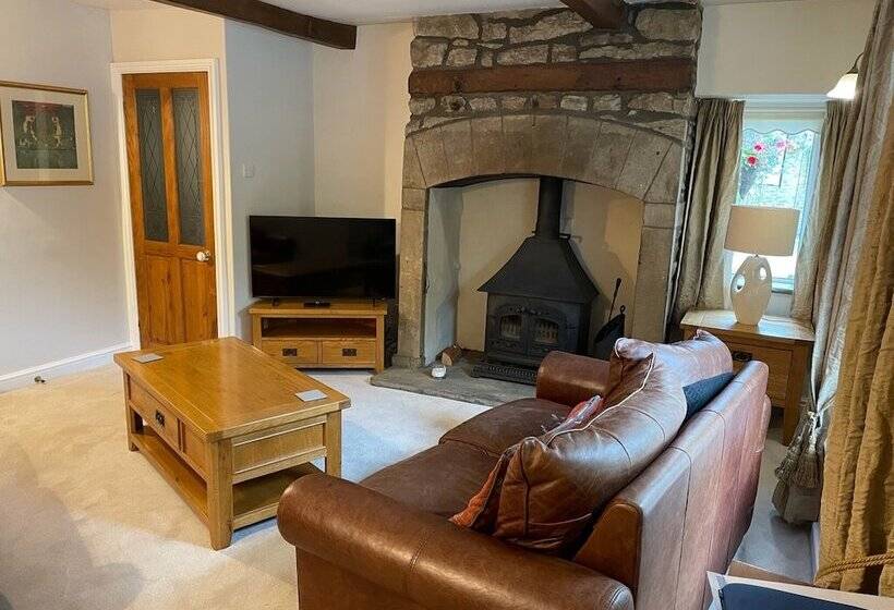 پانسیون Ashfield House