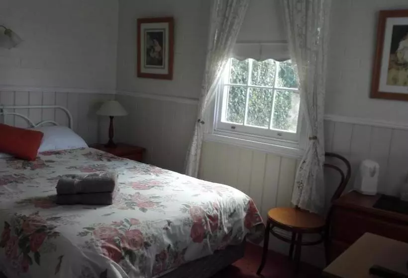 膳宿费 Hillview House Launceston