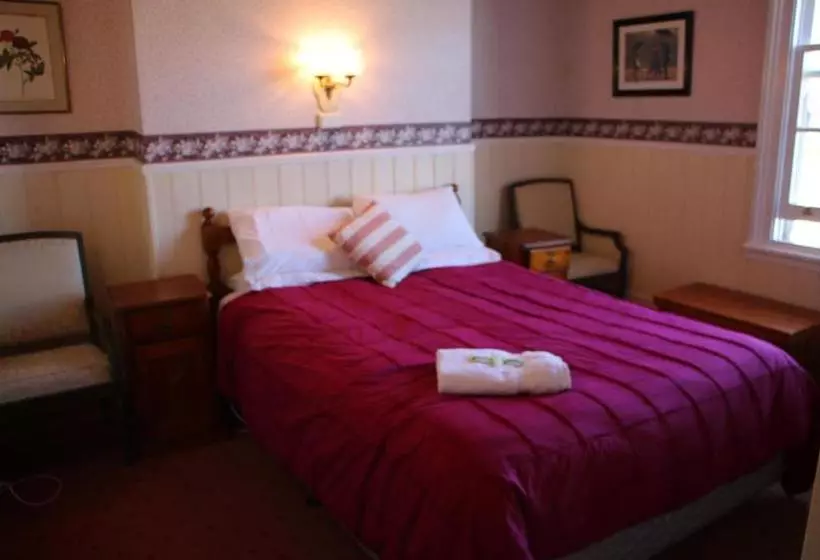 膳宿费 Hillview House Launceston