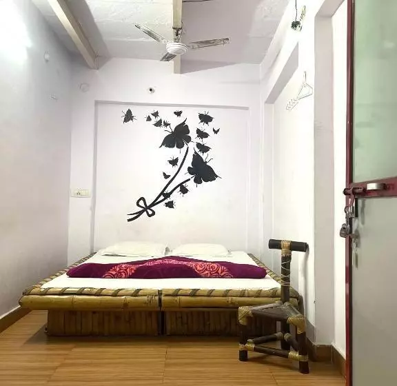 ペンション Shri Guest House