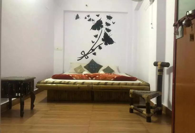 ペンション Shri Guest House