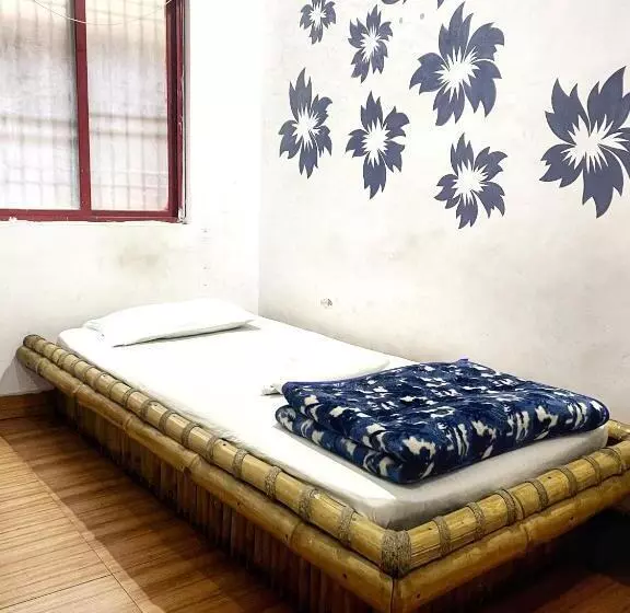 ペンション Shri Guest House