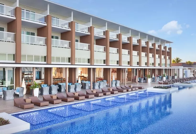 استراحتگاه Playa Vista Azul