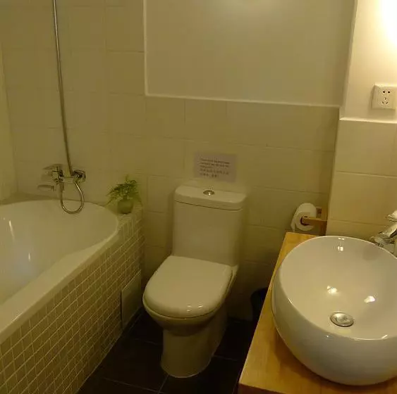 تختخواب و صبحانه Hutongren Creative Culture