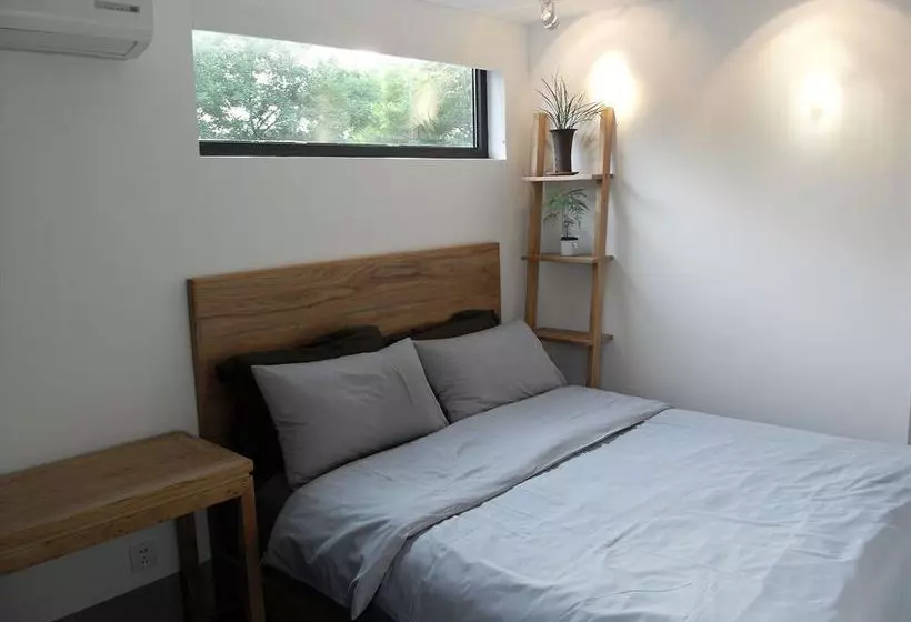 تختخواب و صبحانه Hutongren Creative Culture