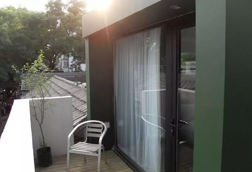 تختخواب و صبحانه Hutongren Creative Culture