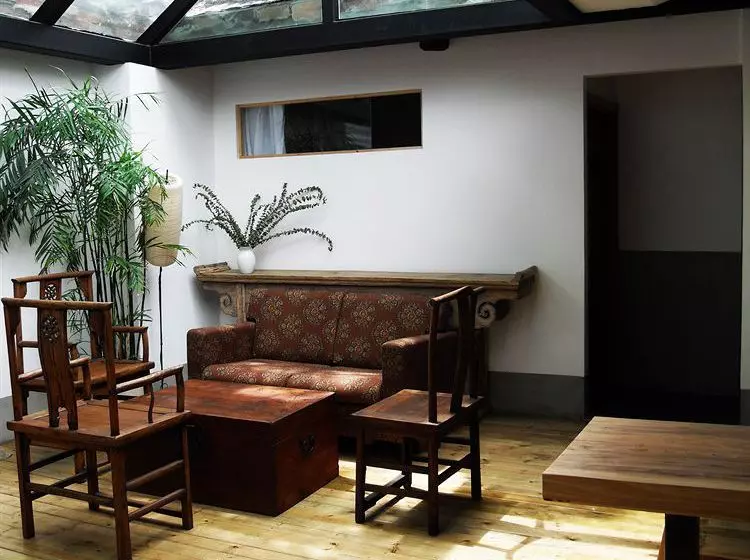 تختخواب و صبحانه Hutongren Creative Culture