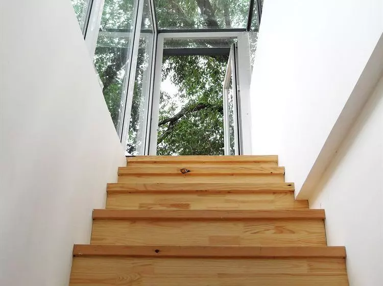 تختخواب و صبحانه Hutongren Creative Culture