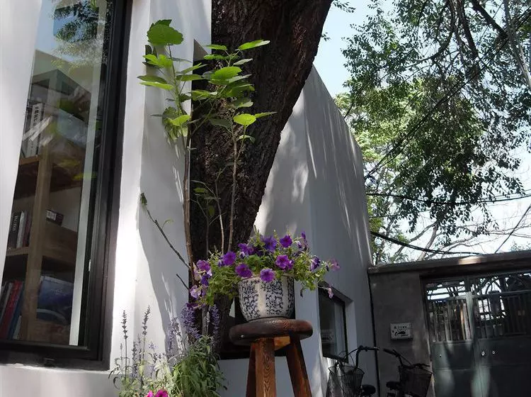 تختخواب و صبحانه Hutongren Creative Culture