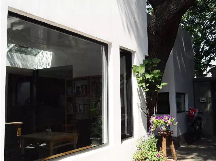 تختخواب و صبحانه Hutongren Creative Culture