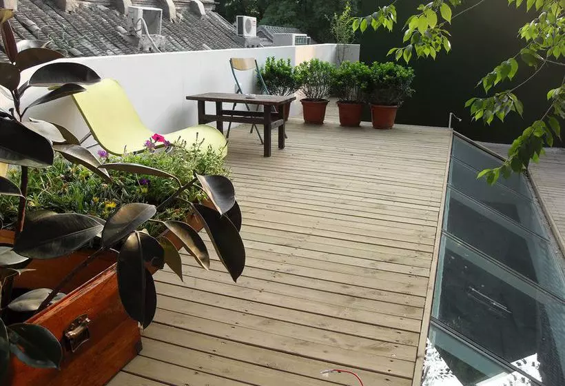 تختخواب و صبحانه Hutongren Creative Culture