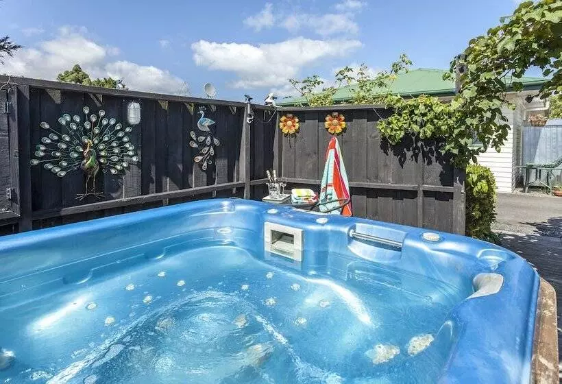 Coromandel Court Motel