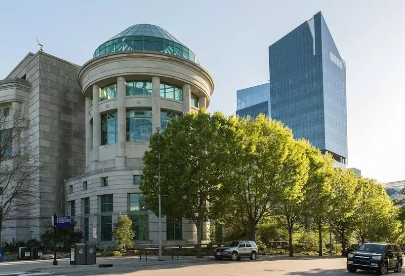 בית מלון כפרי Aloft Raleigh