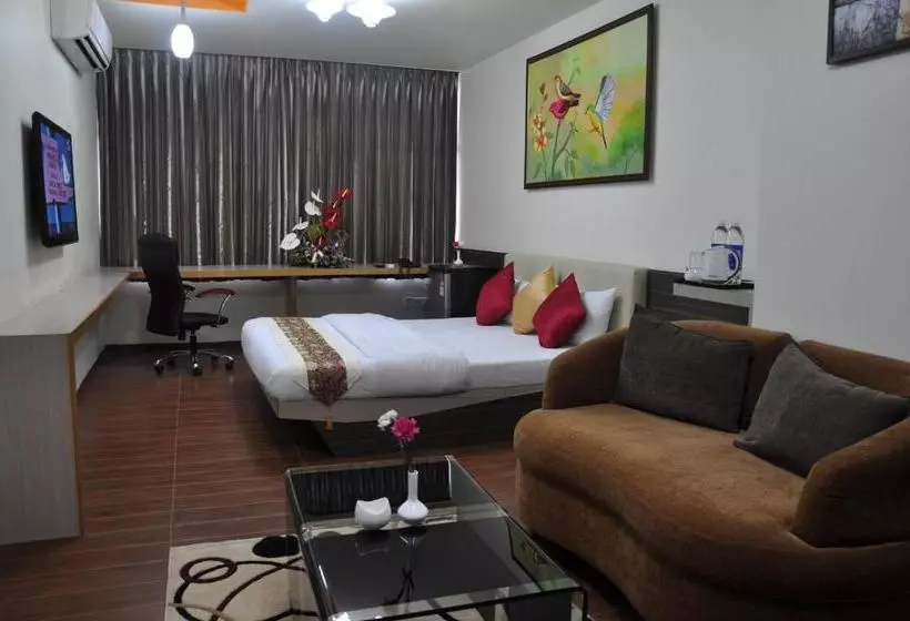 ホテル Apollo Sindoori S