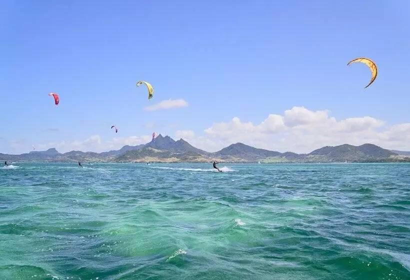 هتل Astroea Beach