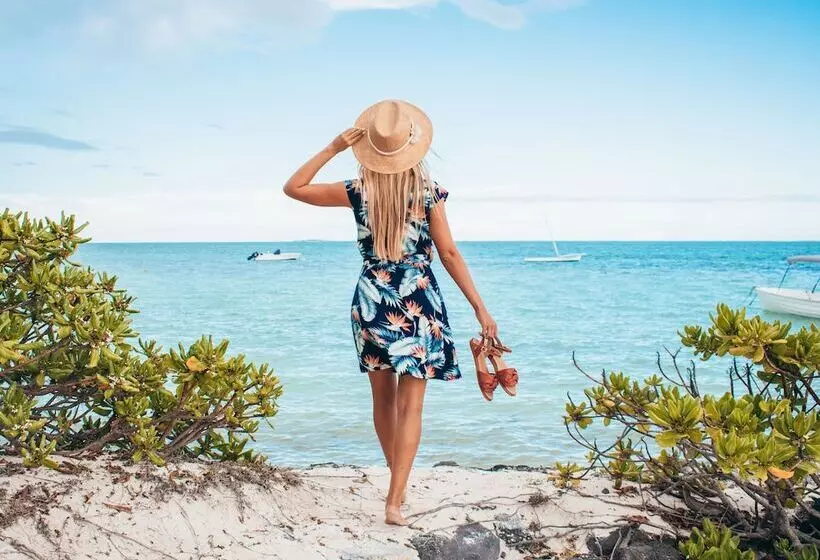 هتل Astroea Beach