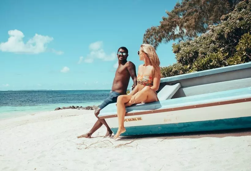 هتل Astroea Beach