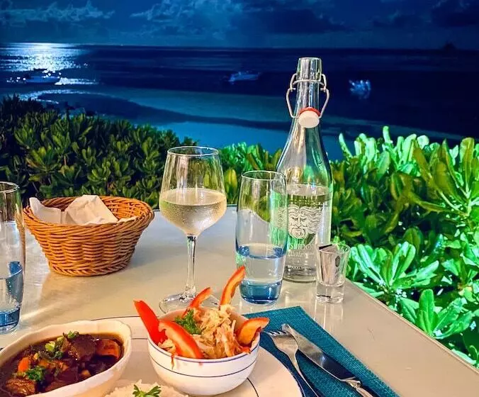 هتل Astroea Beach