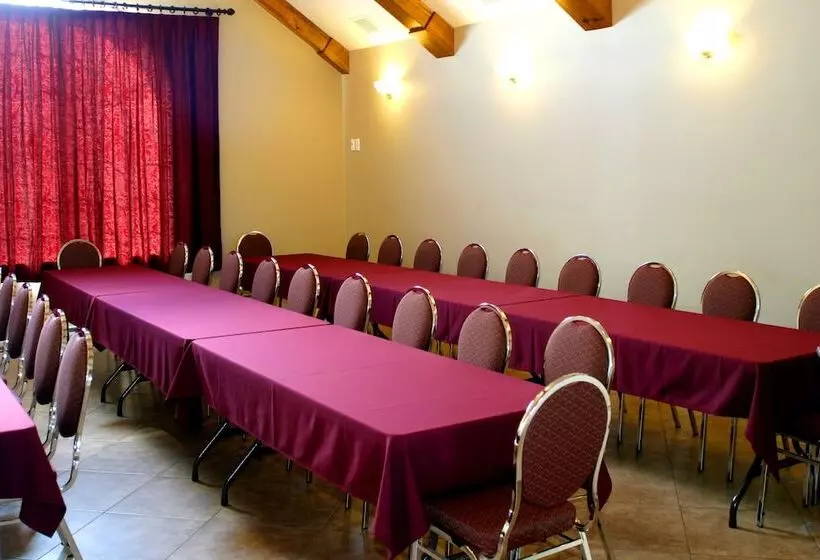 فندق Auberge Bouctouche Inn & Suites