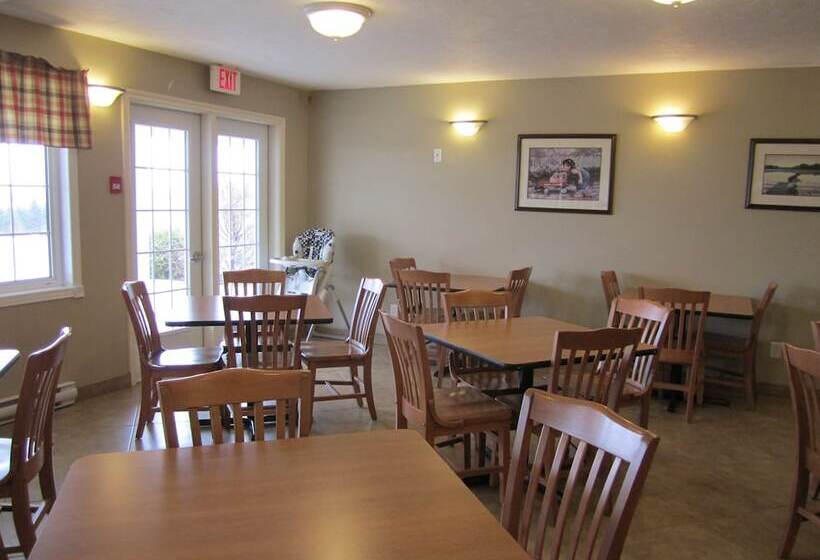 فندق Auberge Bouctouche Inn & Suites