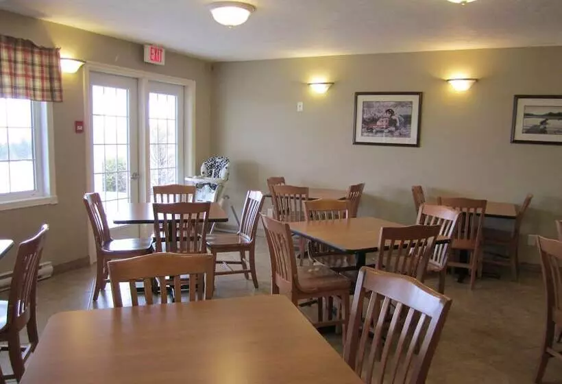فندق Auberge Bouctouche Inn & Suites