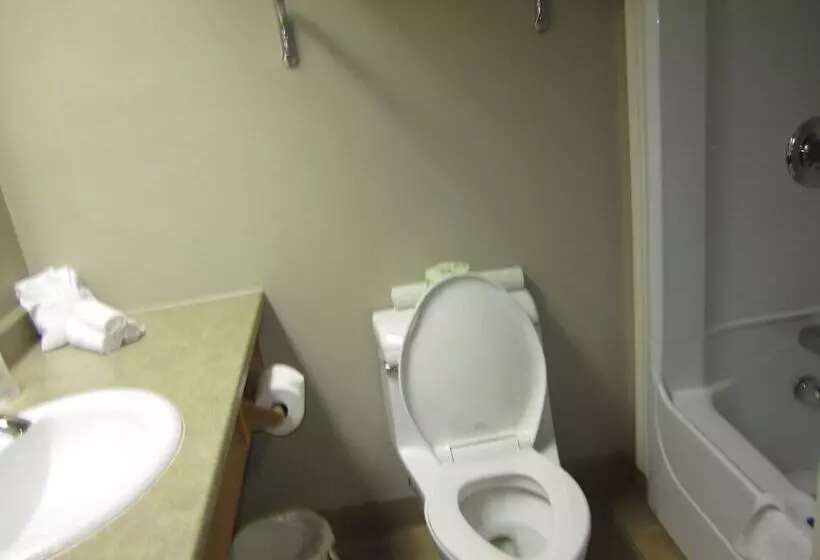 فندق Auberge Bouctouche Inn & Suites