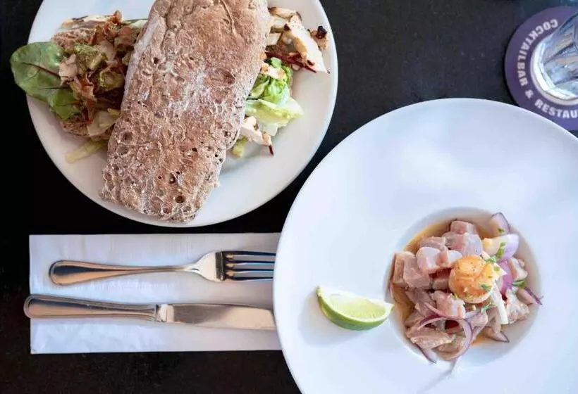 هتل Captain Don's Habitat