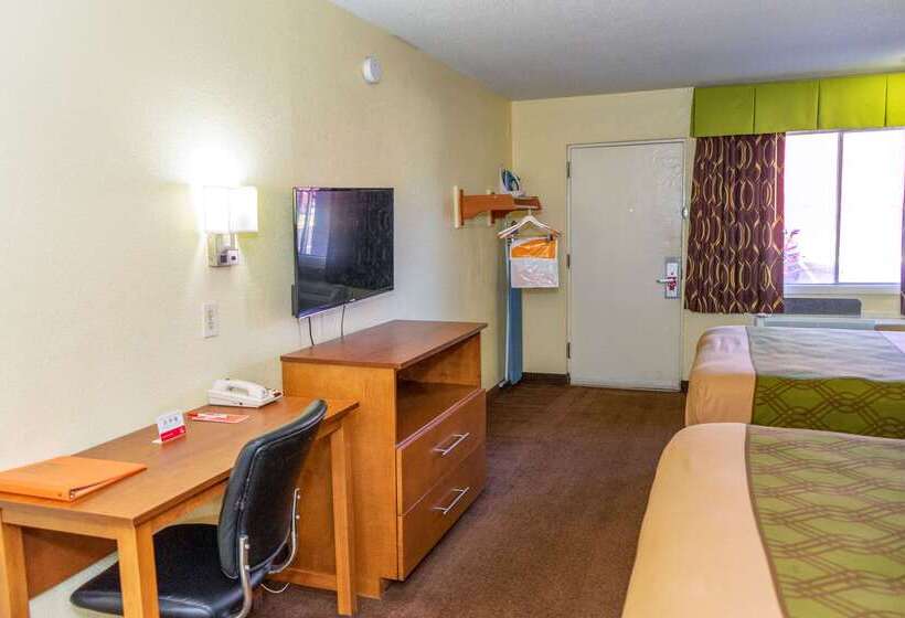 Отель Econo Lodge Weldon  Roanoke Rapids