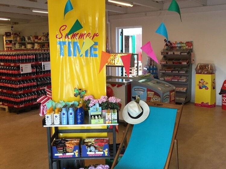 فندق First Camp Ajstrup Strand